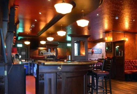 Woodfield House Hotel Отели рядом с достопримечательностью «Holy Trinity Abbey Church»