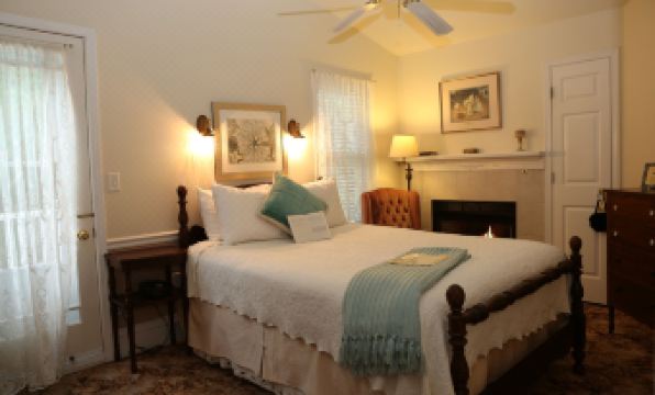 Martha's Vineyard Bed & Breakfast