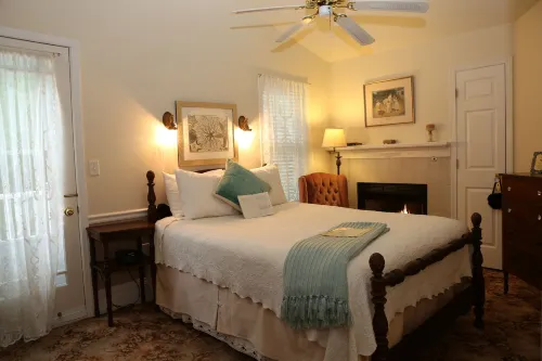 Martha's Vineyard Bed & Breakfast