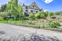 Peaceful Midway Studio w/ Mountain + Golf Views! - parking
