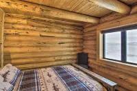 Stunning Mountain Views: Livingston Cabin w/ Deck! - Wifi