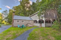 Ludlow Home w/ Hot Tub, Near Okemo Resort! - parking