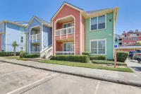 Steps to Beach & Seawall! Galveston Condo w/ Pool - Condos