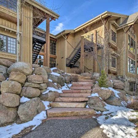 Stunning Ski-in/Ski-Out Penthouse Condo w/ Hot Tub