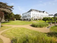 Le Grand Hotel des Bains & Spa - Bretagne Hotels in Locquirec