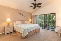 Jupiter Inlet Village House W/Pool - Walk to the Beach, Inlet, Pelican Club