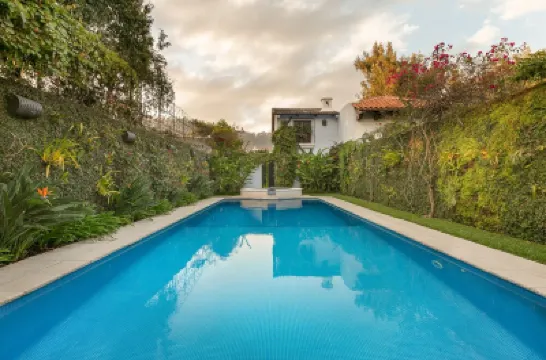 Colonial Villa And Guest House With Pool in Gated Community 酒店