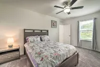 Sunny Abode < 1 Mi to Peace River Preserve! - parking