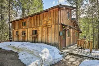 Private 'Yaak River Hideaway' w/ Deck & Mtn Views! - Parking