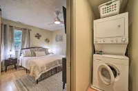 Charming Maggie Valley Getaway w/ Fire Pit! - parking