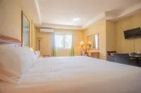 NEW ! Bay Harbor studio 202