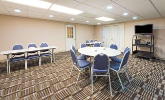 Days Inn by Wyndham Columbus IN