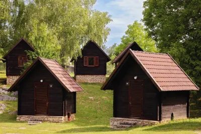 Kamp Korana Hotel di 