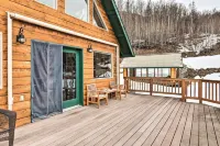Alaskan Mountain Gem with Private Hot Tub and Gym! - Balkon
