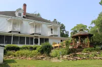 The Sautee Inn Bed & Breakfast Hotels in Clarkesville