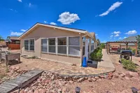 Arizona Room, Gas Grill: Charming Payson Home! - parking