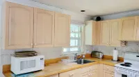 Spacious 4 BR Home, Steps to Lagoon, Minutes to Downtown Oak Bluffs and Beaches!