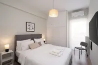 Spacious Luxury Apartment Near Piraeus Port
