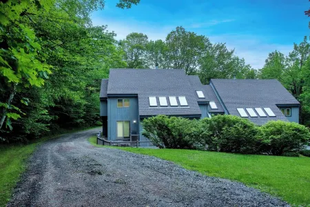 Mount Snow Getaway - 3 Bedroom Chic Condo Less Than 2 Miles to MT Snow