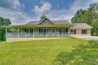 Wraparound Porch: Home Near Dtwn Crossville! - Wifi