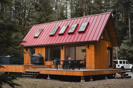 Ramblin' Rose Riverfront, Hot tub, Pet frdly, Cozy