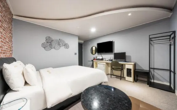 Gunsan Hotel May Hotels near Eunpa Lake Park(West Side)