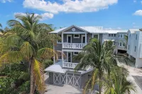 Mermaid's Landing Managed by Beach Retreats Hotels near Drift-In AMI