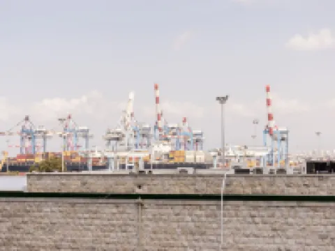 Old Charm & Modern Meets in Haifa with Shelter Hotéis em Haifa