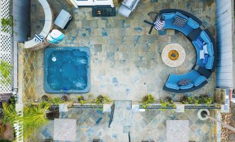 Sand Castle by AvantStay Beach House on Balboa Peninsula w Patio Hot Tub