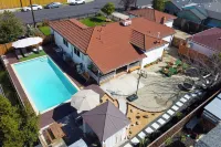 Sun-Soaked Livermore Gem with Patio and Fire Pit! - Rooftop Pools