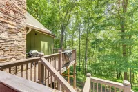 Pet-Friendly Murphy Home Grilling Deck and Fire Pit - Parkplatz