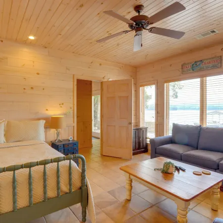 Mountain View Cabin on Lake Blue Ridge: Hot Tub!