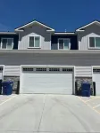 Pristine Townhome Near Sand Dunes with Ample Street Parking