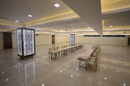VL Patil Stays and Banquets Отели в г. Гулбарга