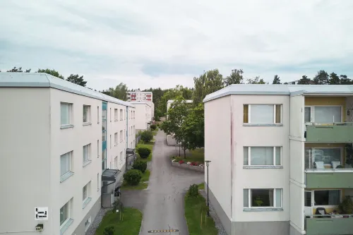 2BR Apt in Quiet Neighborhood