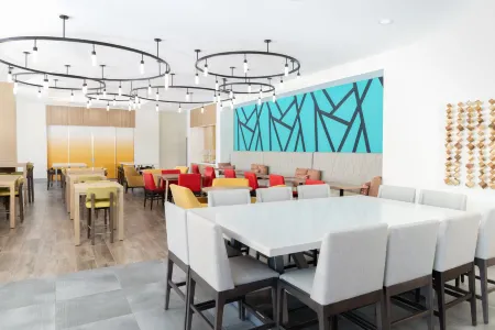 Hilton Garden Inn Walnut Creek Отели рядом с достопримечательностью «Рут Банкрофт Гарден & Нерсери»