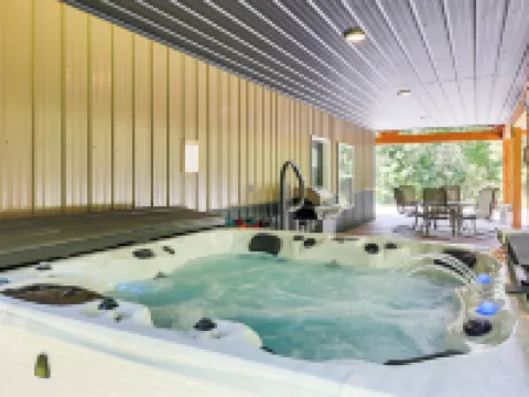 Relax, Reconnect & Explore: Modern Idaho House! Hotels in Boundary County
