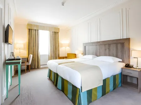 Astor Court Hotel