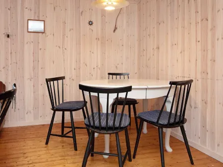 Comely Holiday Home in Thisted Near Beach Отели рядом с достопримечательностью «Sjorring Kirke»