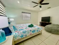 Heated Pool and  Spa Family Retreat-Near Anna Maria Island and Bradenton Beach.