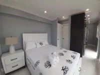 SeaClusive Antigua-Barbuda @ Seatons: Unit D Hotel a 