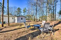 Private Yard and Fire Pit Commerce Home!