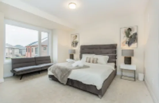 Luxury Home in Oakville Hotels near Sheridan College Trafalgar Road Campus