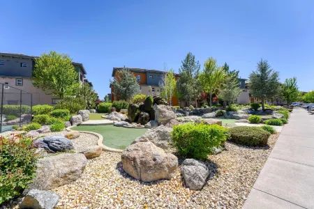 New Upscale 1BR Stay with Mini Golf, Sauna & Heated Pool