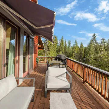 Prasad Retreat - Sunny Home W/ Deck & Air Hockey 3 Bedroom Home by Bear Valley Vacation Rentals Отели в г. Арнолд