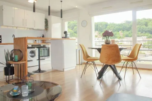 The SkyFall: superb apartment, terrace and parking space Hôtels à : Longwy