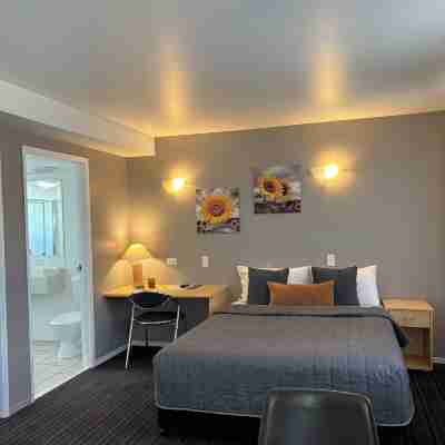 The Mayfair Emerald Rooms