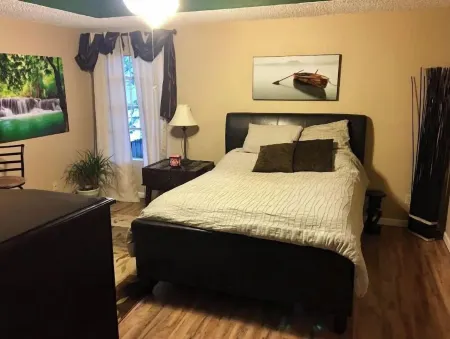 Bryant Home - Very Roomy, 3 Bedroom, 2 Bath Home Отели в г. Брайант