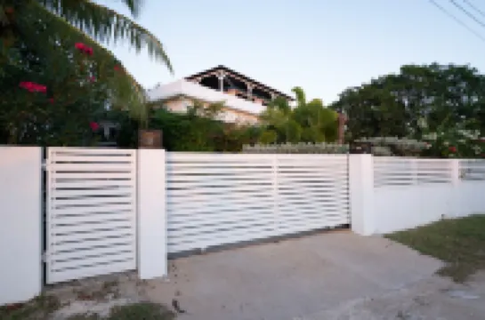 Sea Urchin | Lush Garden Villa steps from the beach of your dreams Hotels in 