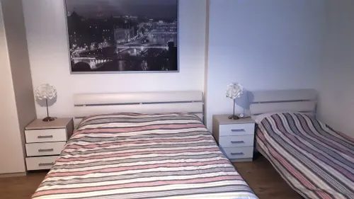 Apartment Enchanting Lake View, convenient to the Center and the Beaches